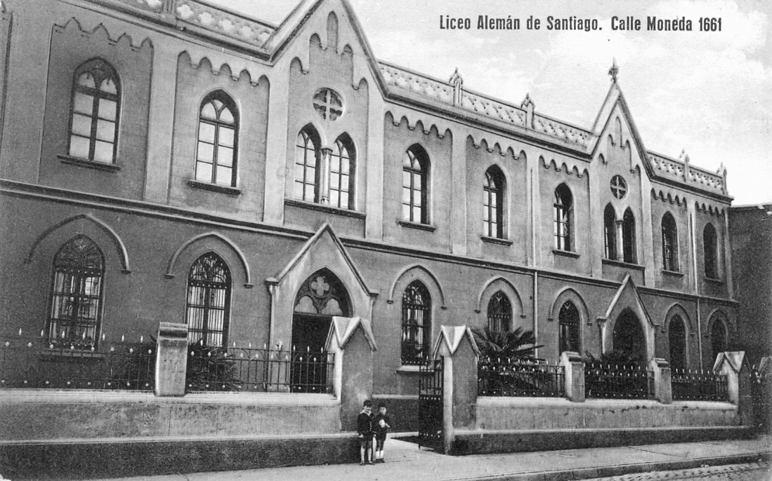 Instalación de Placa conmemorativa donde estuvo la sede de Moneda - Corporación de Exalumnos del Liceo Alemán